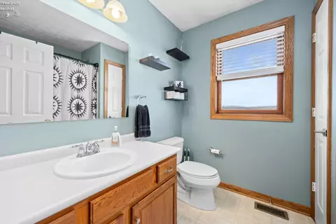 4273 Old State Rd, Willard, OH 44890 photo 36