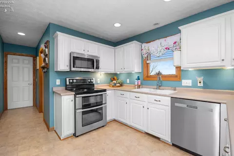 4273 Old State Rd, Willard, OH 44890 photo 7