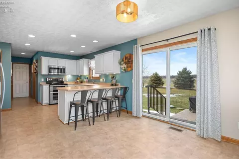 4273 Old State Rd, Willard, OH 44890 photo 5