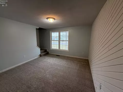 Living - 33 E League St, Norwalk, OH 44857 photo 3 of 3