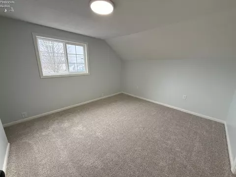 Bedroom - 33 E League St, Norwalk, OH 44857 photo 4 of 5