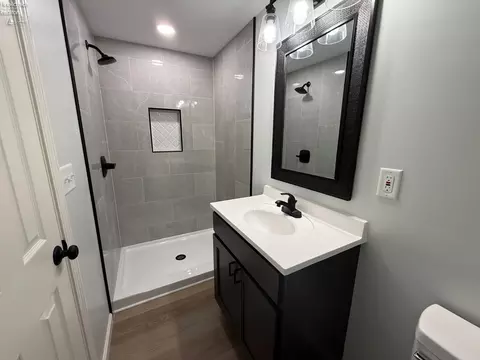 Bath - 33 E League St, Norwalk, OH 44857 photo 3 of 3