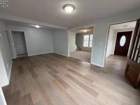Living - 33 E League St, Norwalk, OH 44857 photo 1 of 3