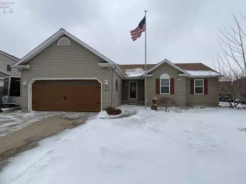 6012 Conneaut Light Dr, Vermilion, OH 44089