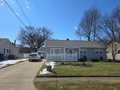 2802 N Bayview Ln, Sandusky, OH 44870
