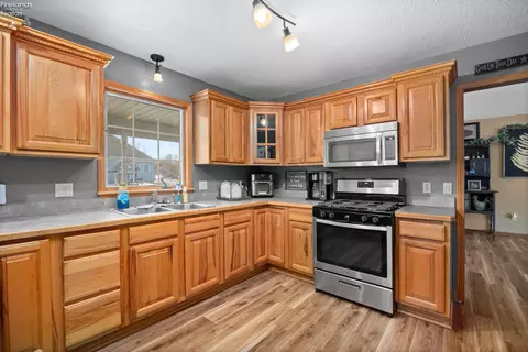 Kitchen - 34 Cherdon Cir, Wakeman, OH 44889 photo 3 of 3