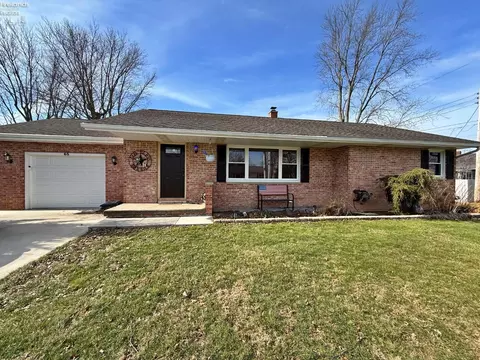 65 Elmwood St, Tiffin, OH 44883