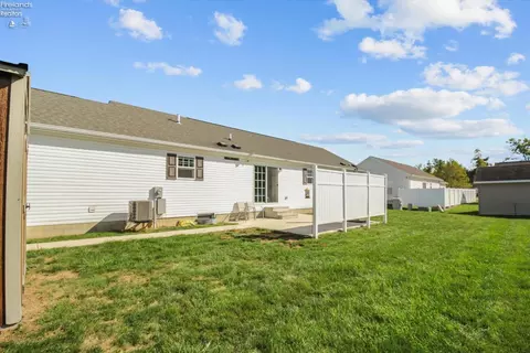 Exterior - 101 Nathan Dr, Clyde, OH 43410 photo 4 of 6