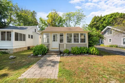 336 Peach Ave, Lakeside, OH 43440