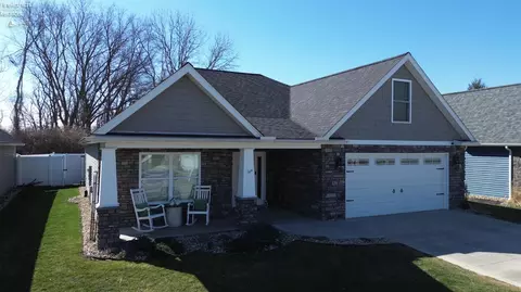 128 N Port Ln, Huron, OH 44839