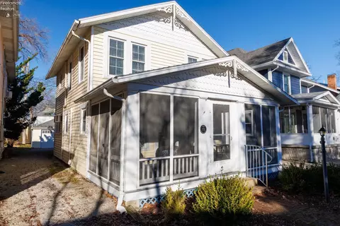 170 Jasmine Ave, Lakeside, OH 43440