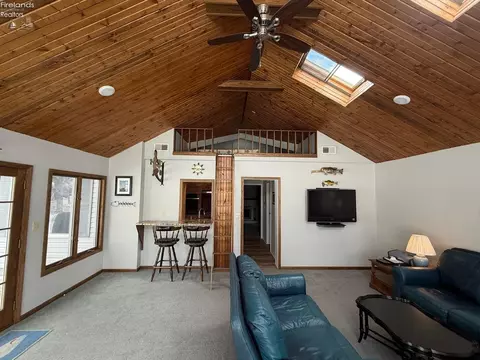 Living - 5784 E Carl St, Marblehead, OH 43440 photo 5 of 5