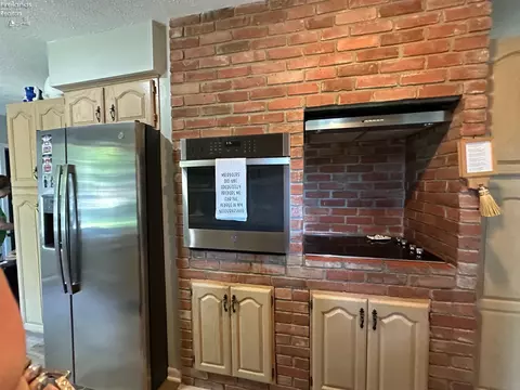 Kitchen - 5784 E Carl St, Marblehead, OH 43440 photo 5 of 5