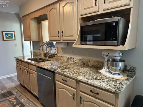 Kitchen - 5784 E Carl St, Marblehead, OH 43440 photo 2 of 5