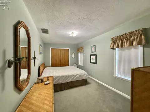 Bedroom - 5784 E Carl St, Marblehead, OH 43440 photo 4 of 4
