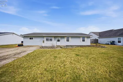 891 Woodland Ave, Clyde, OH 43410