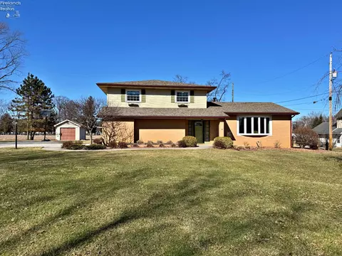 20 Lelar St, Tiffin, OH 44883