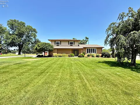 20 Lelar St, Tiffin, OH 44883