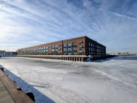401 W Shoreline Dr #338, Sandusky, OH 44870