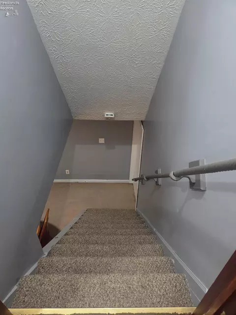 Entry Way - 8215 State Route 101, Clyde, OH 43410 photo 3 of 3