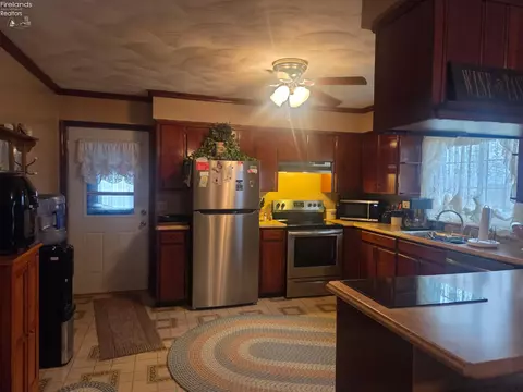 Kitchen - 8215 State Route 101, Clyde, OH 43410 photo 1 of 2