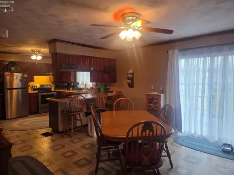 Dining - 8215 State Route 101, Clyde, OH 43410 photo 1 of 2
