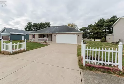 16 Senior Dr, Greenwich, OH 44837