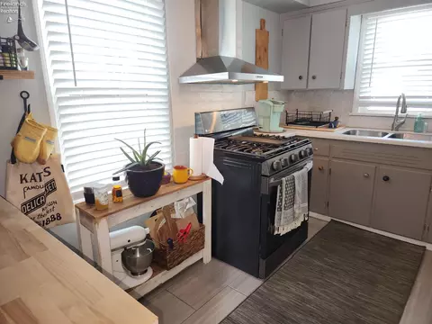 Kitchen - 535 Wilbor Ave, Huron, OH 44839 photo 10 of 22