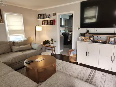 Living - 535 Wilbor Ave, Huron, OH 44839 photo 7 of 10