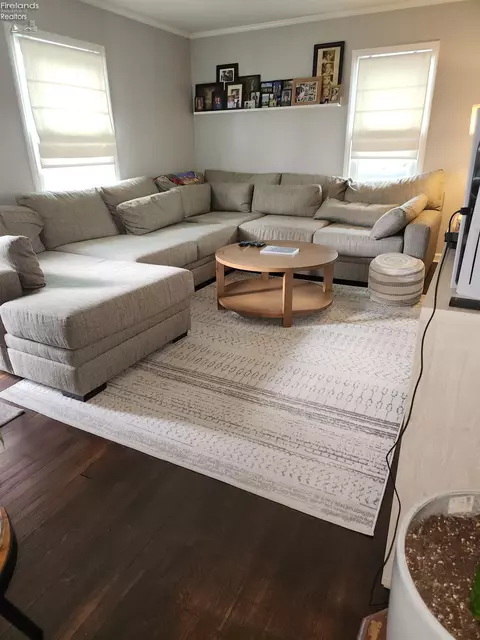 Living - 535 Wilbor Ave, Huron, OH 44839 photo 3 of 10