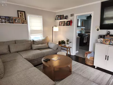 Living - 535 Wilbor Ave, Huron, OH 44839 photo 6 of 10