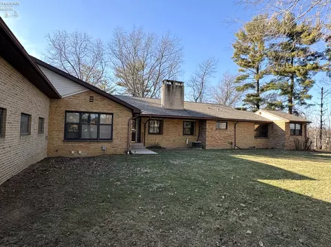 Exterior - 647 Spangler St, Willard, OH 44890 photo 6 of 8