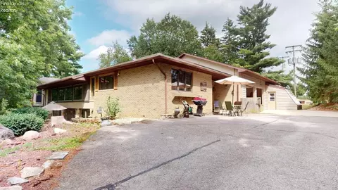 Exterior - 647 Spangler St, Willard, OH 44890 photo 7 of 8
