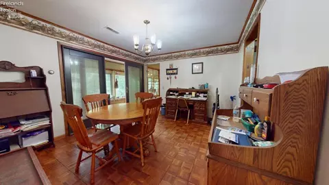 Dining - 647 Spangler St, Willard, OH 44890 photo 2 of 2