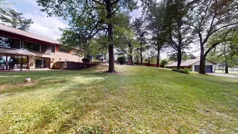 Exterior - 647 Spangler St, Willard, OH 44890 photo 4 of 8