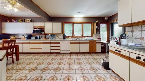 Kitchen - 647 Spangler St, Willard, OH 44890 photo 3 of 3