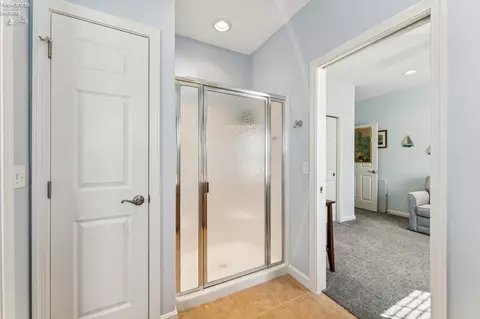 Bath - 4444 E Harbors Edge Dr, Port Clinton, OH 43452 photo 3 of 9