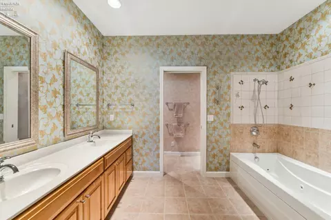 Bath - 4444 E Harbors Edge Dr, Port Clinton, OH 43452 photo 5 of 9