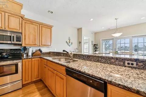 Kitchen - 4444 E Harbors Edge Dr, Port Clinton, OH 43452 photo 4 of 6