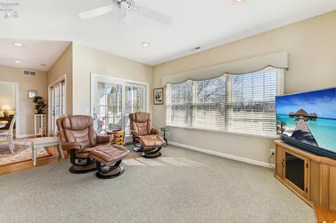 Living - 4444 E Harbors Edge Dr, Port Clinton, OH 43452 photo 1 of 2