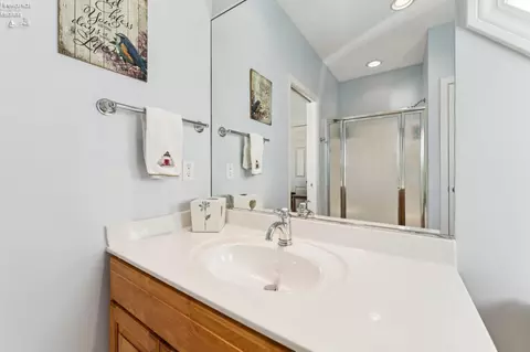 Bath - 4444 E Harbors Edge Dr, Port Clinton, OH 43452 photo 4 of 9