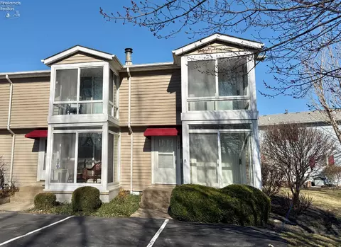 204 N Lakefront Dr #204, Port Clinton, OH 43452