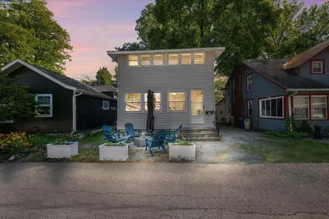 317 Oak Ave, Lakeside, OH 43440