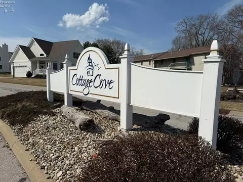 157 Cottage Cove Dr, Marblehead, OH 43440