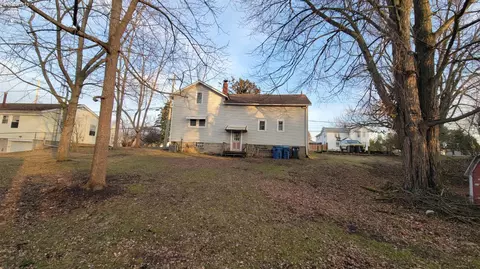 Exterior - 937 Main St, Huron, OH 44839 photo 3 of 3