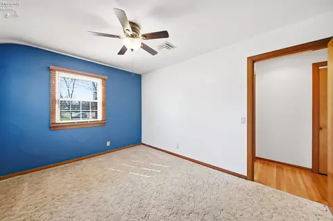 Bedroom - 1073 Rosealee Ave, Elyria, OH 44035 photo 6 of 12