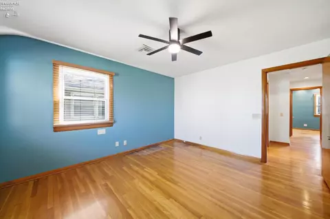 Bedroom - 1073 Rosealee Ave, Elyria, OH 44035 photo 4 of 12