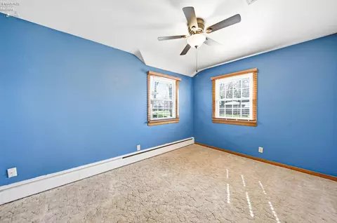Bedroom - 1073 Rosealee Ave, Elyria, OH 44035 photo 5 of 12