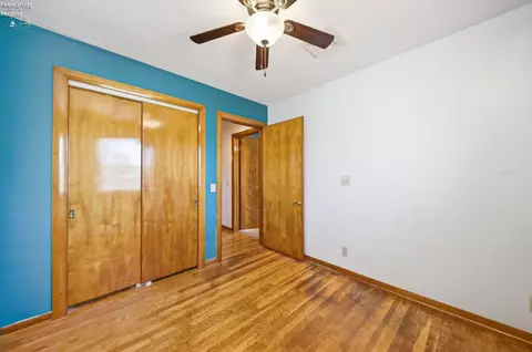 Bedroom - 1073 Rosealee Ave, Elyria, OH 44035 photo 11 of 12