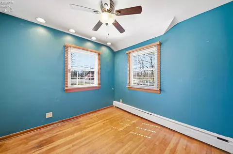 Bedroom - 1073 Rosealee Ave, Elyria, OH 44035 photo 9 of 12